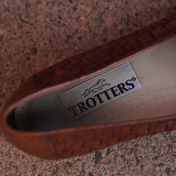 Trotters Liz Woven Leather Flat - Picture 5 of 6
